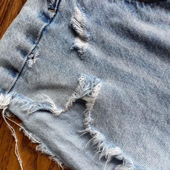 Agolde Parker Vintage Cut Off Short size 26 - Picture 9 of 9